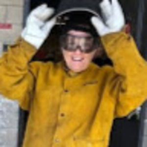 Meet your Posher, Holly